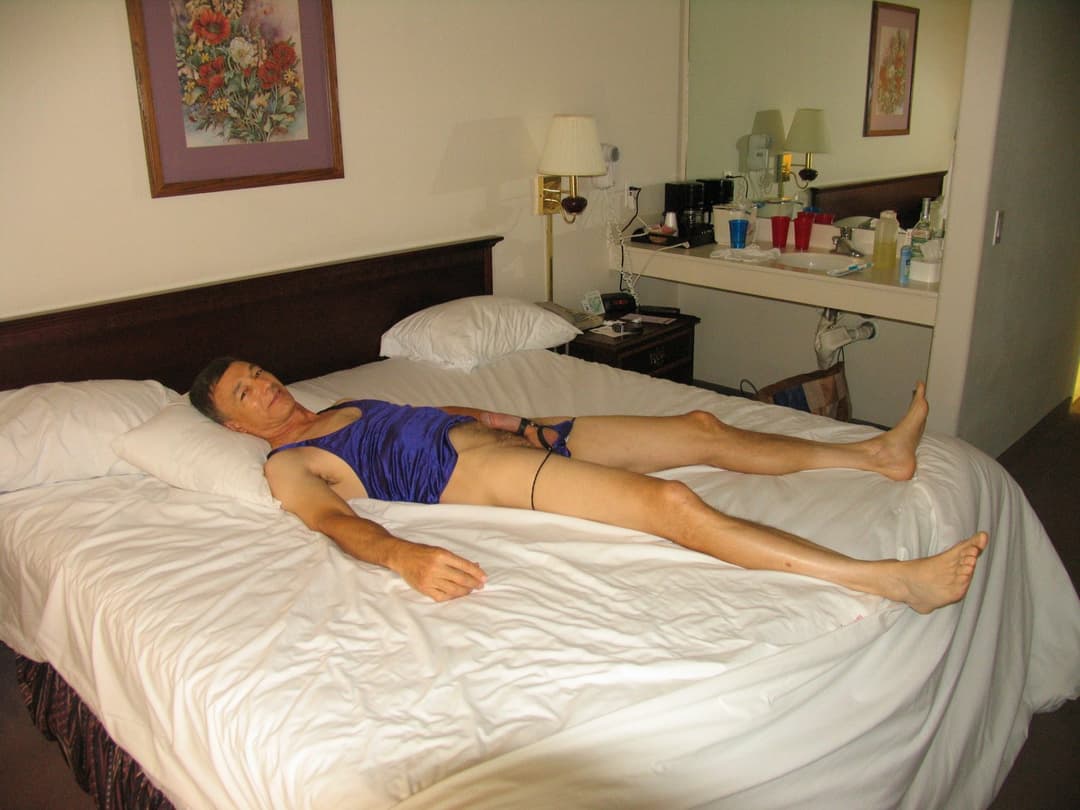 Sally dating friend in hotel