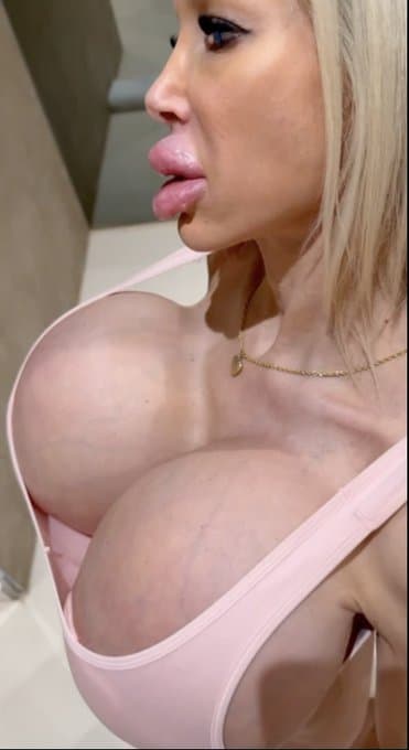 Click to view full size BIG TIT? BIMBO MILF.(Baj Angelika)PT. 3...