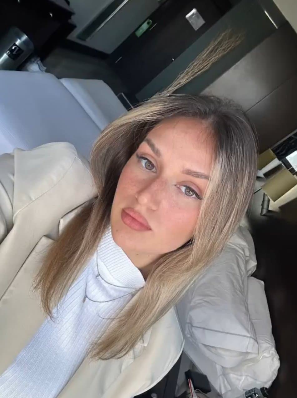 Amina.. Tuzla??/Wien?? Kommentiert geil / Komentarisite! Ko Poznaje inbox, wer sie kennt, dm