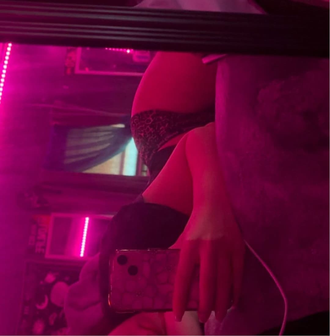 Kami, Sexy teen gets leaked