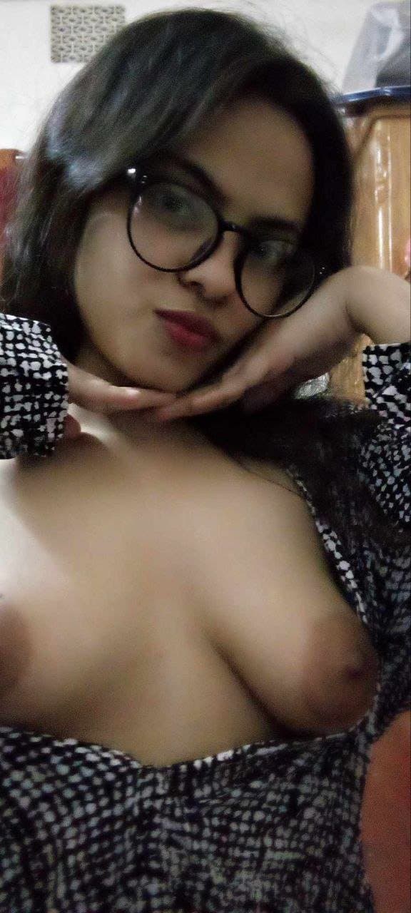 sexy Indian figure Hijab cute and sexy face giving blowjob and getting fucked leaked pics