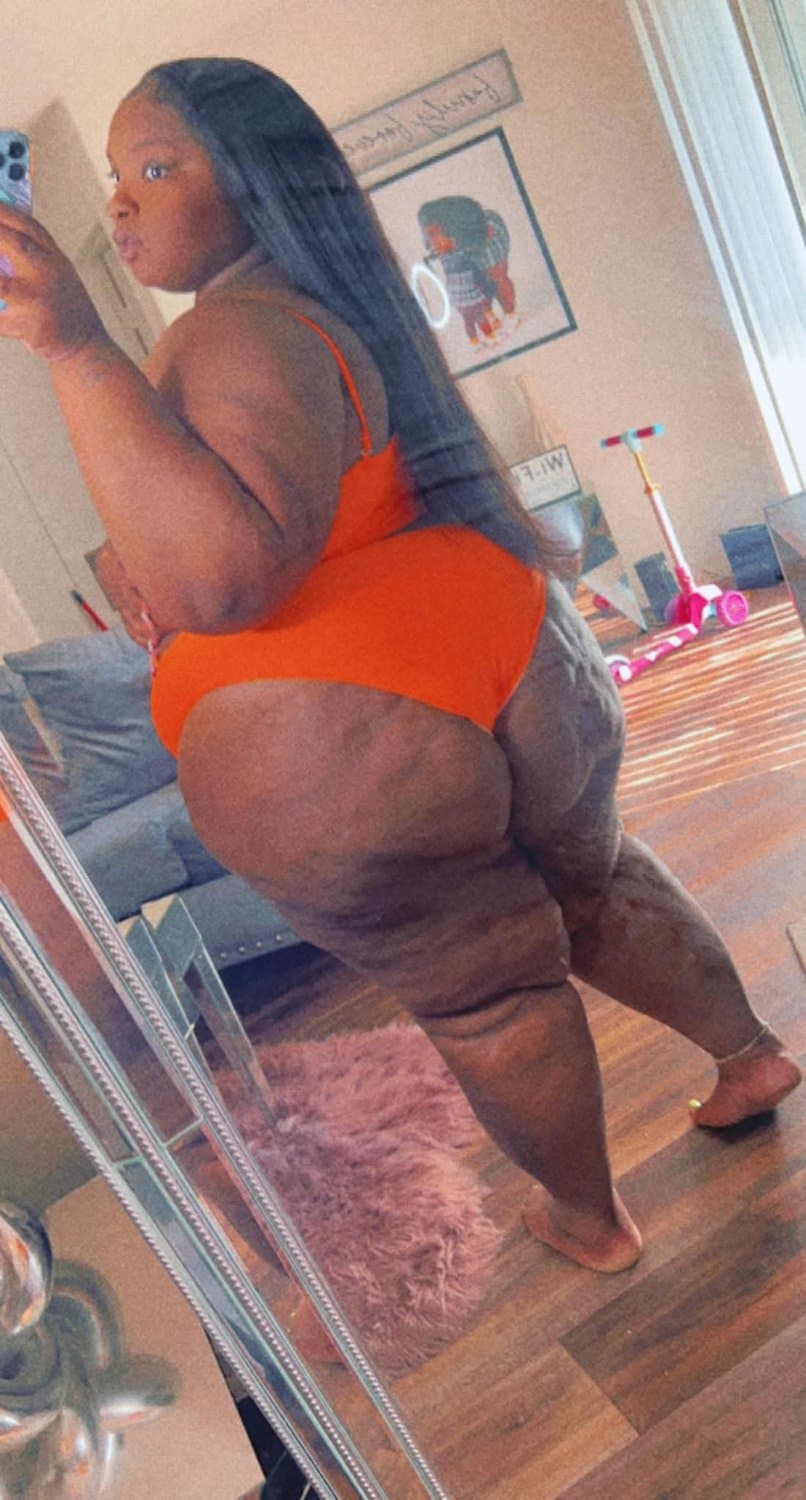 SEXY CHUNKY CHUBBY THICK CHOCOLATE EBONY BIG HUGE ASS SSBBW BBW