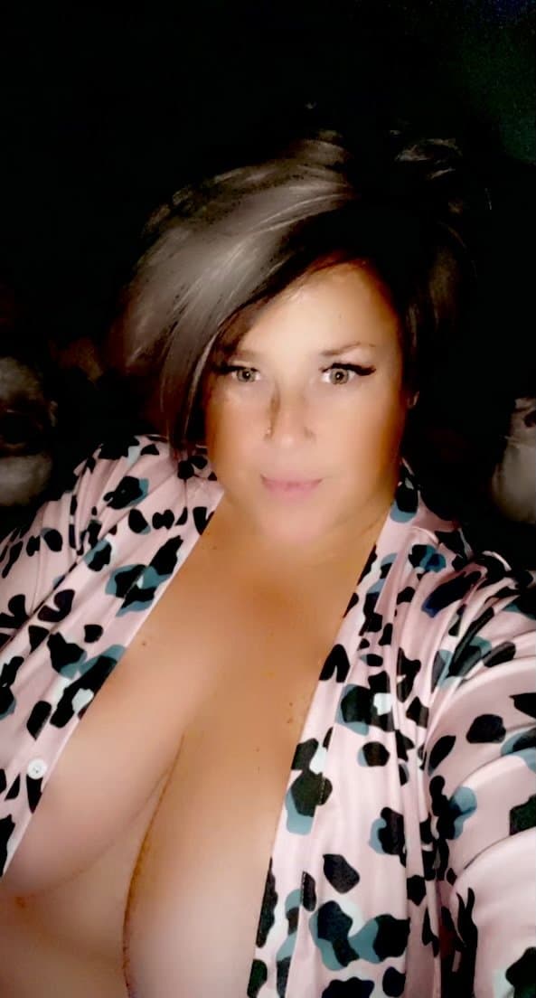 G cup milf fucks college boytoy before wedding night