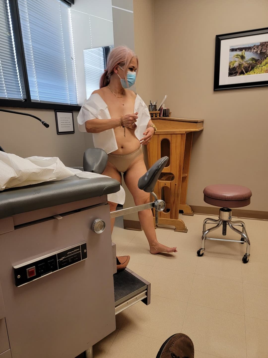 Slut visiting the clinic