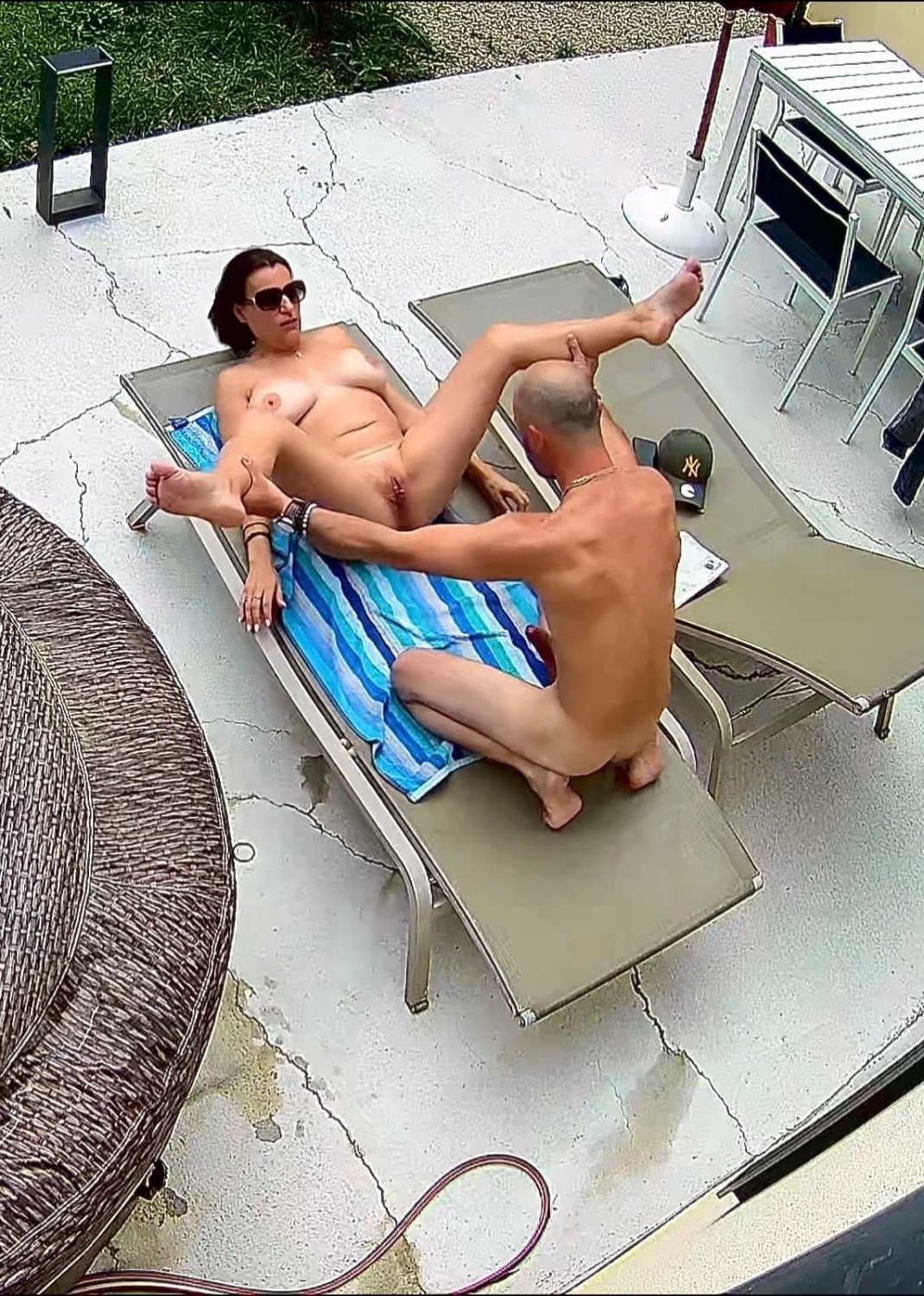 Moi Sophie webslut je me fais baiser dehors en public au soleil Repost me