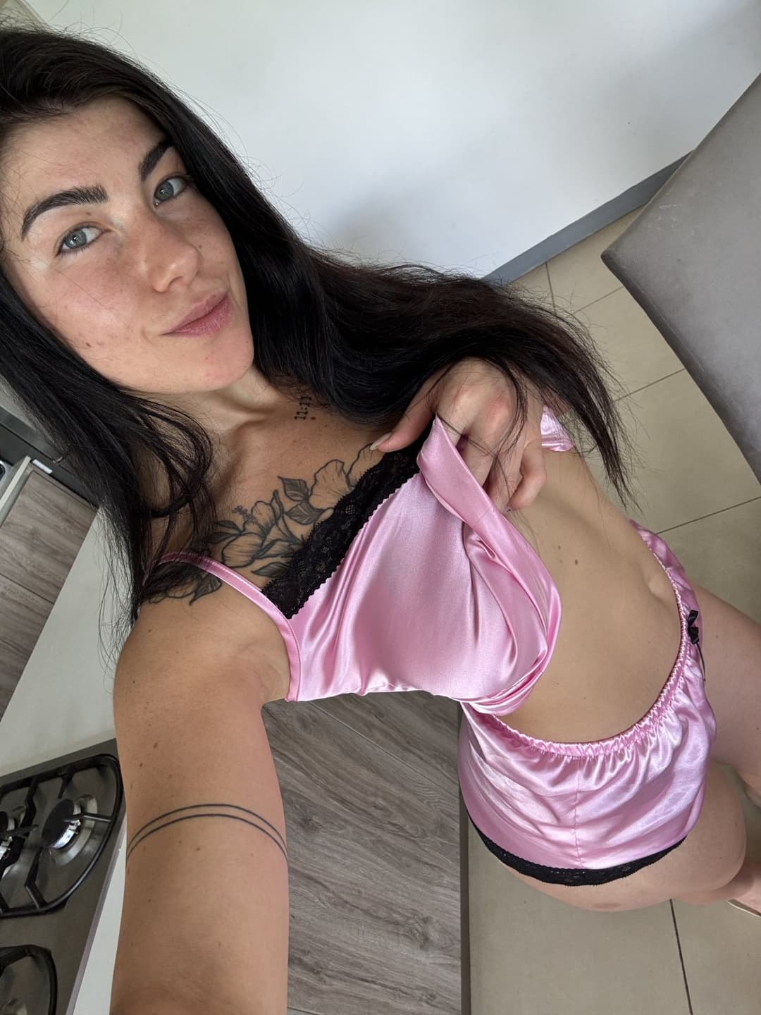 Click to view full size just looking for a partner to have breakfast and watch movies on Sunday.