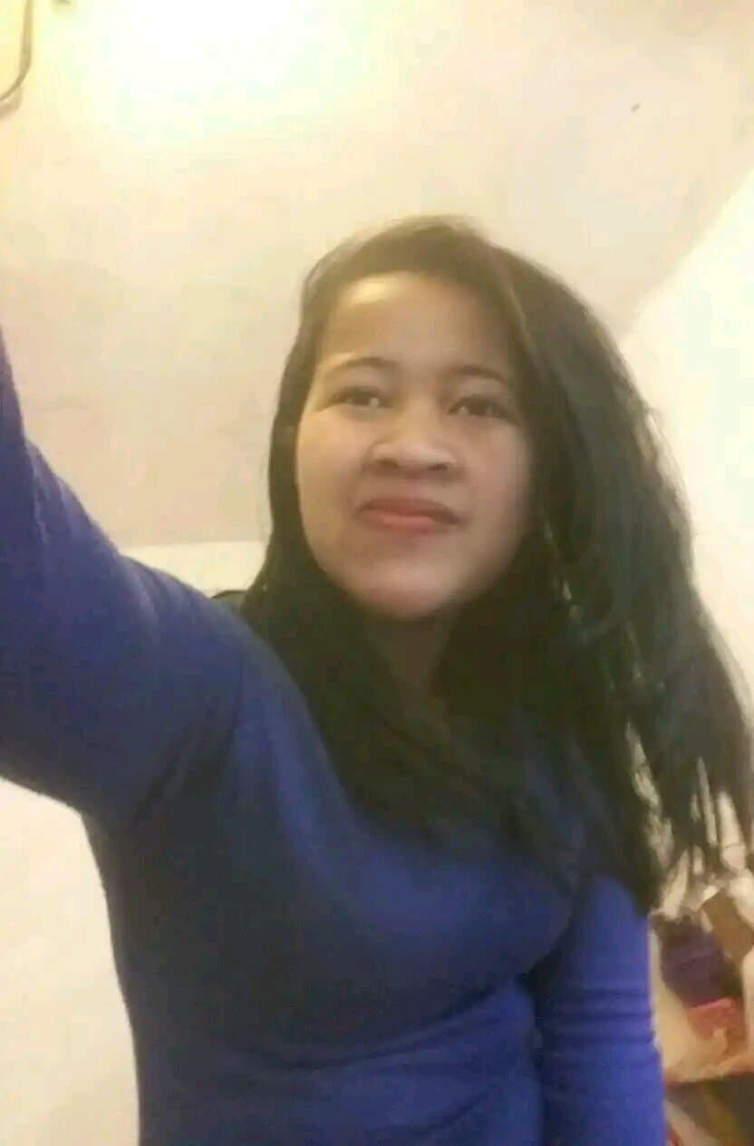 Click to view full size Spying! My sister has a saggy tits