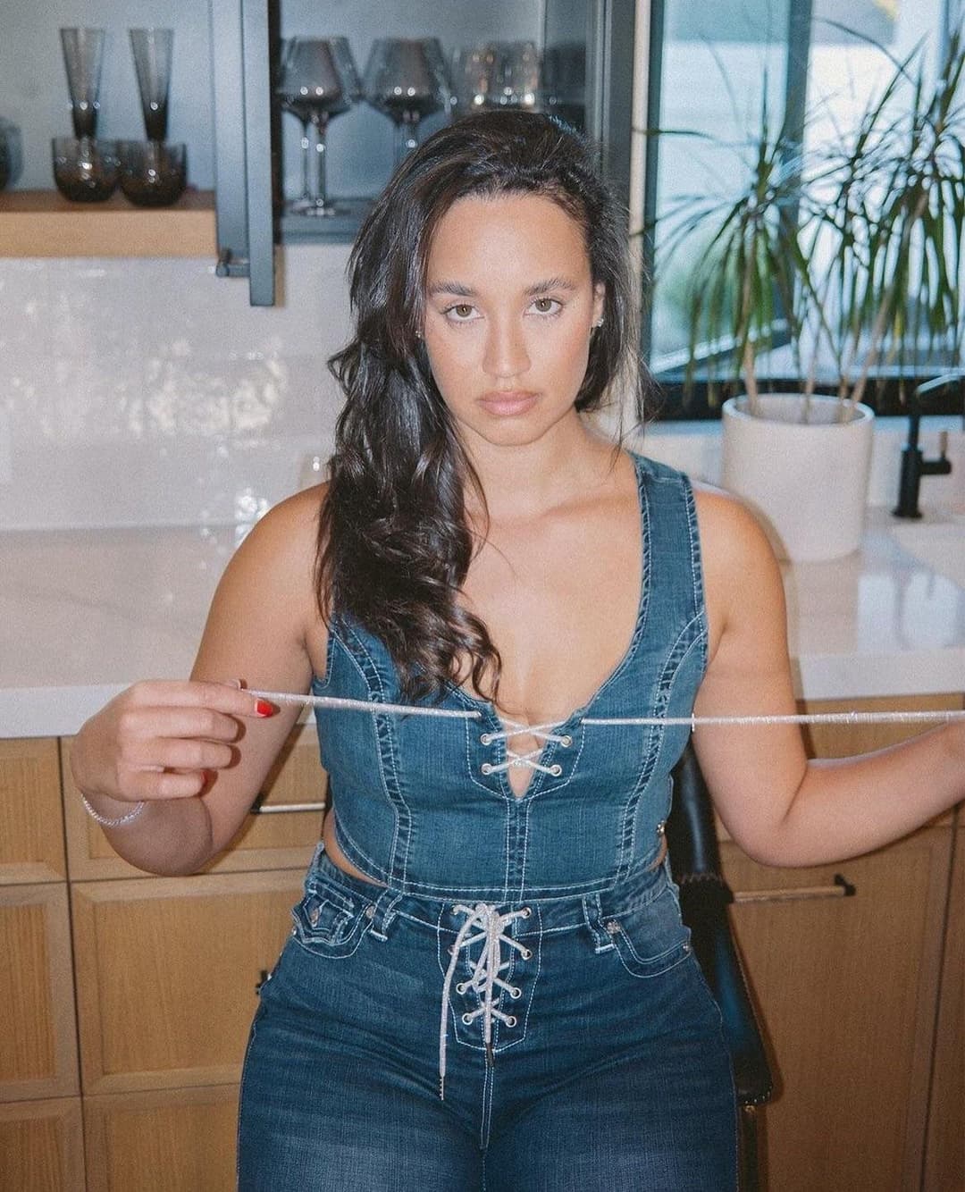 Click to view full size Black beauty Kimmi Chex is a sexy milf. This ebony goddess wants you to give her your nut