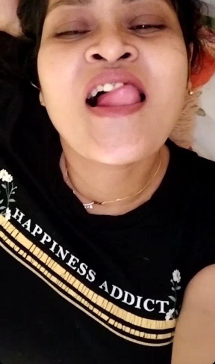 desi bhabi hot moaning curvy