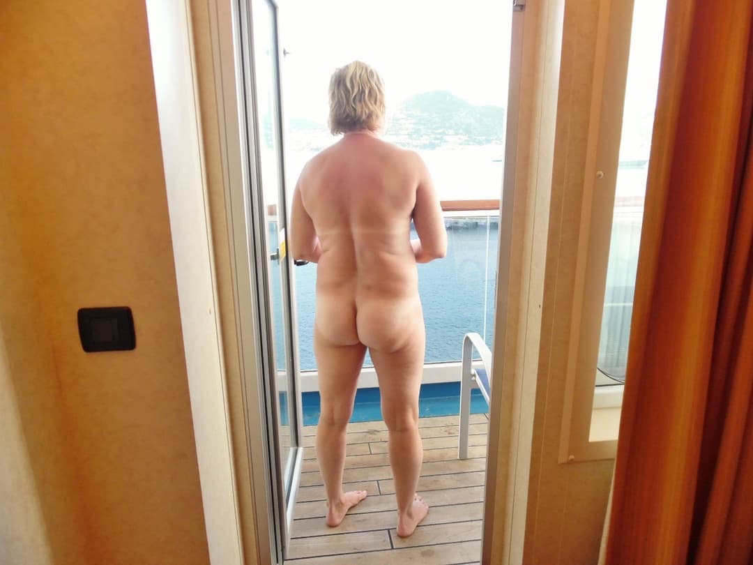 Click to view full size Vive le cul! 63