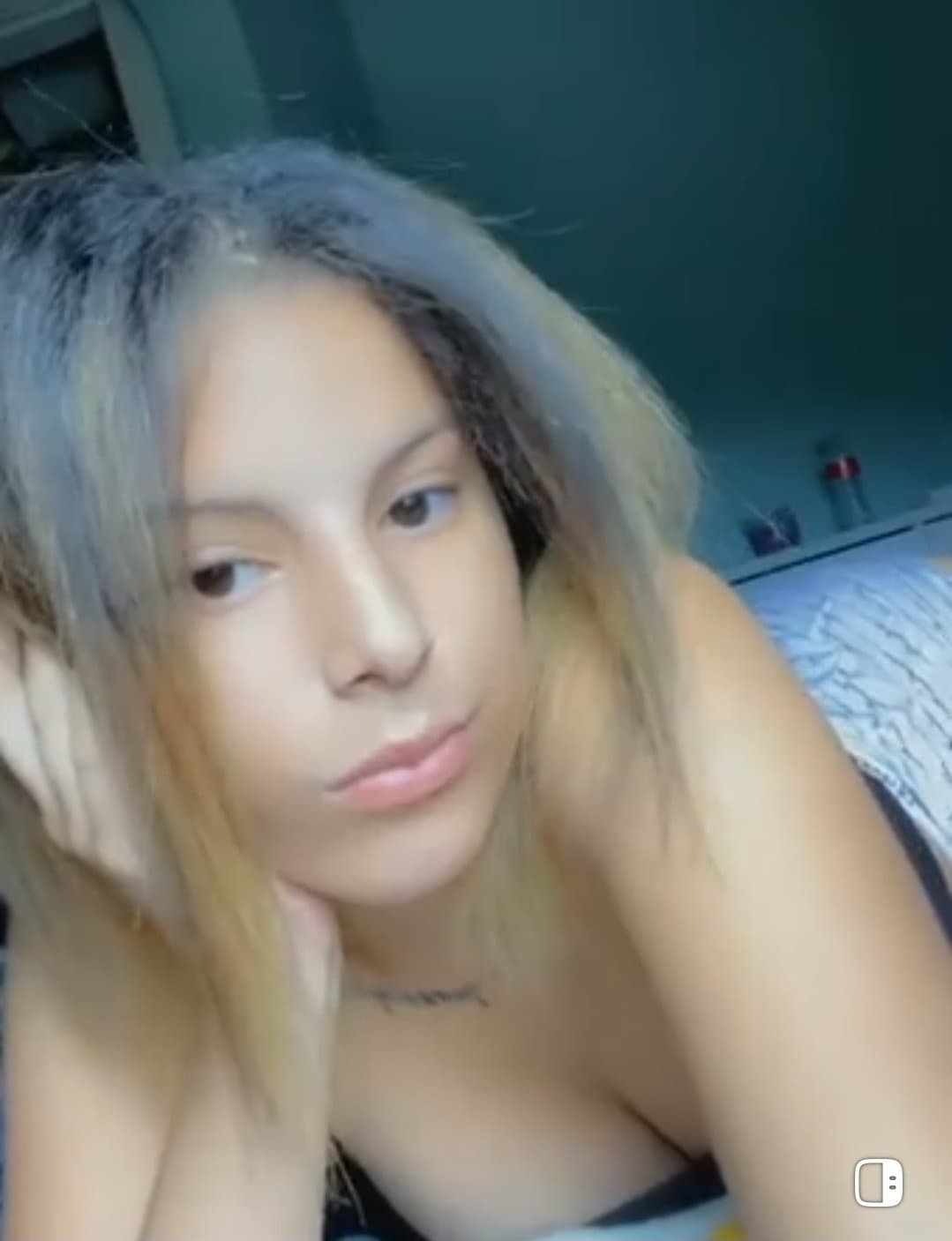 Sexy brunette booty shake