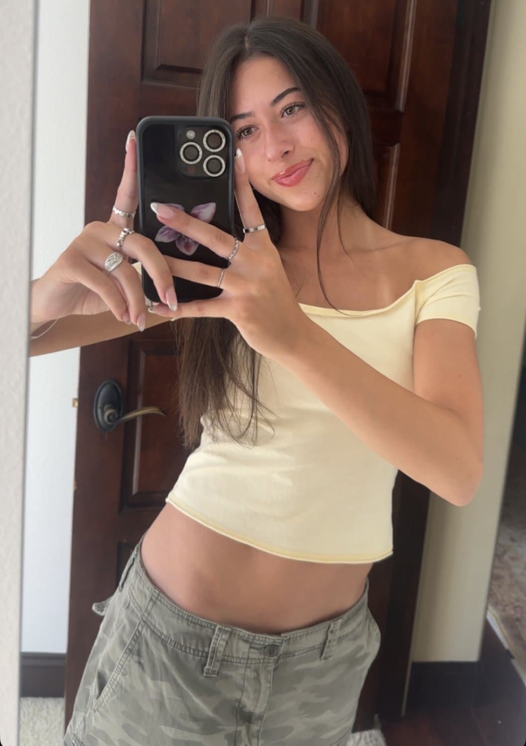 Click to view full size my barely legal irl with perfect guts and a perfect body, i jerk off to her everyday