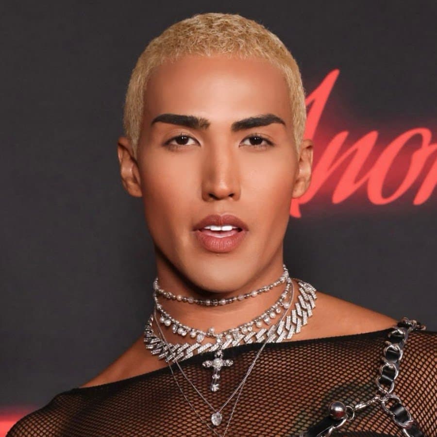 ALEXANDER JACKSON ?? TURNS ME THE FUCK ON ?????