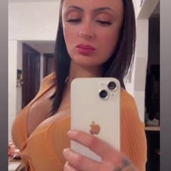 Cad3la da academia se exibindo pro negao e pro chefe, enquanto o corno trabalha