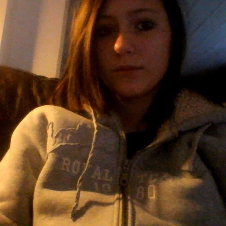 SKINNY EMO SLUT ALLY BEGGING FOR HUGE ROPES OF CUM