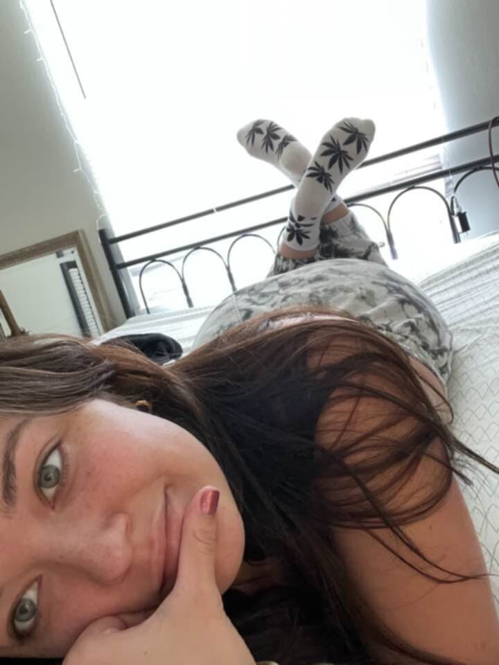 Alex - The Cuddly GF From Missouri.       (z)