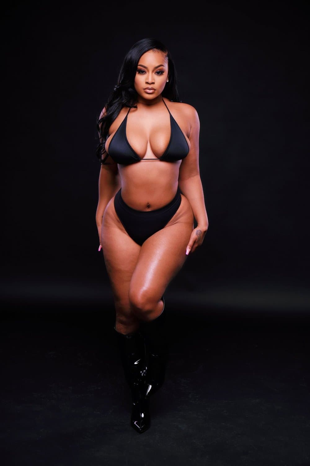 how can i download shit from onlyfans i got more of her but cant download it