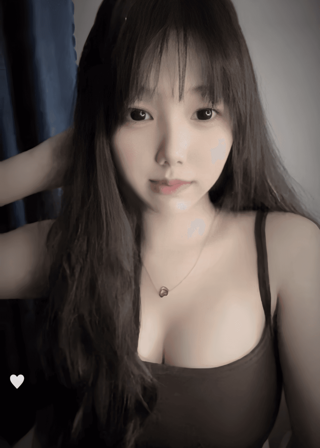 con đĩ bạn thân ngoài ngoan hiền bên trong là con đĩ dâm khi bú cặc