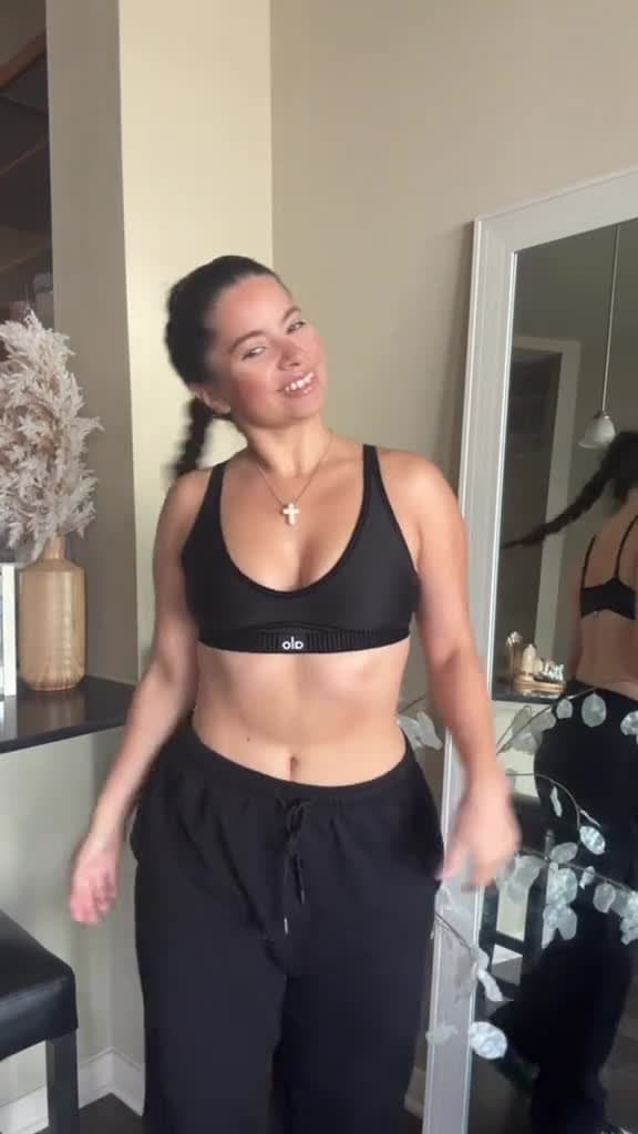 IRL thick Latina keeps us going