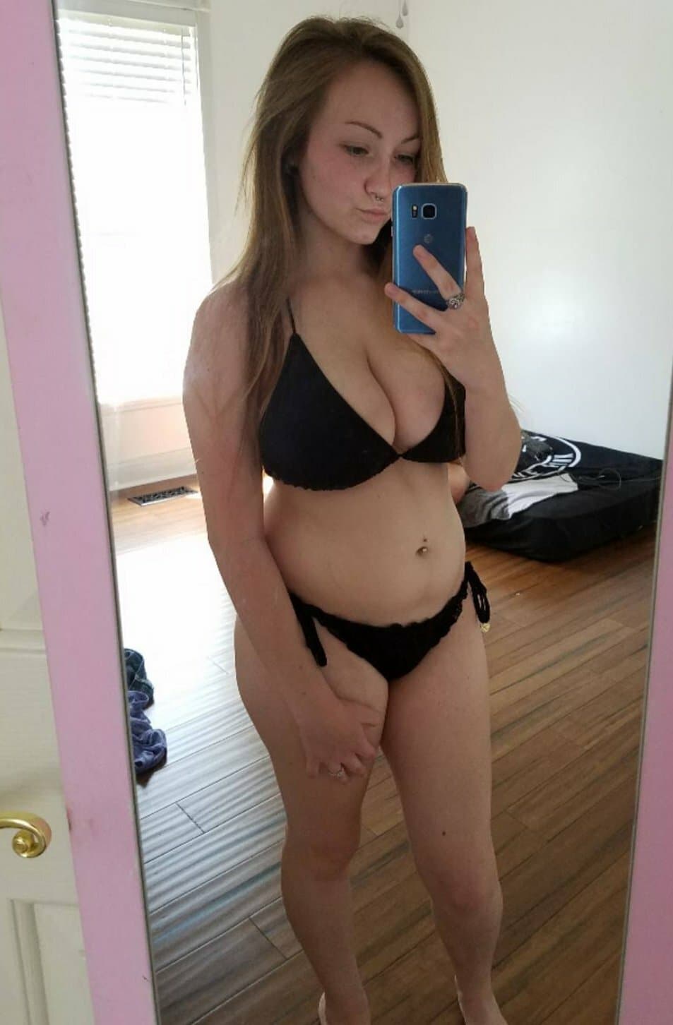 Big Tits College Bimbo Alexis (Bikini)