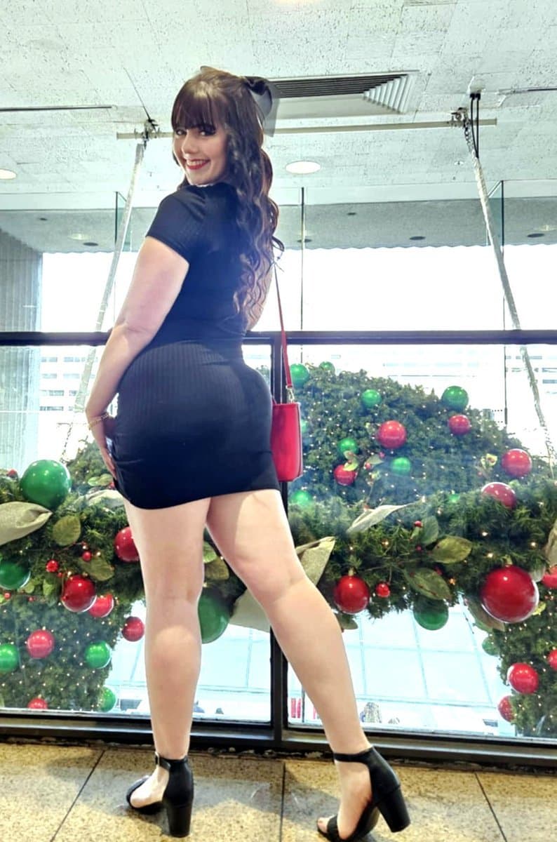 Thick Sexy Pale Skin Barista with Bangs