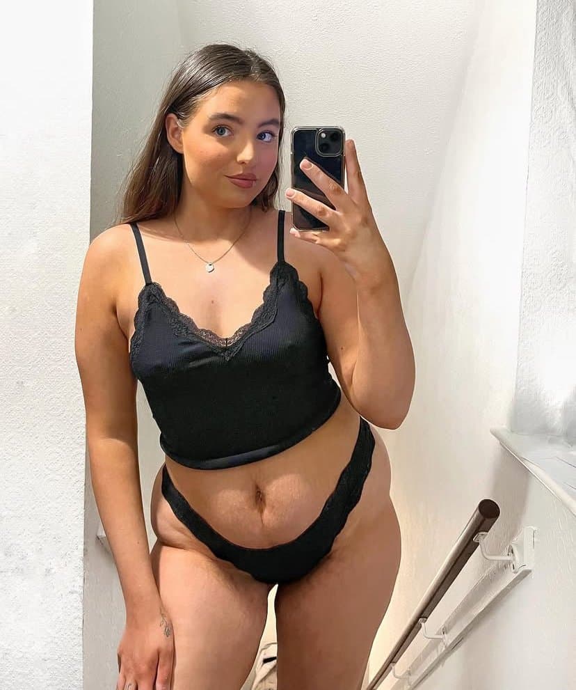 British influencer Rachel showing off her mum bod in lingerie and swimwear