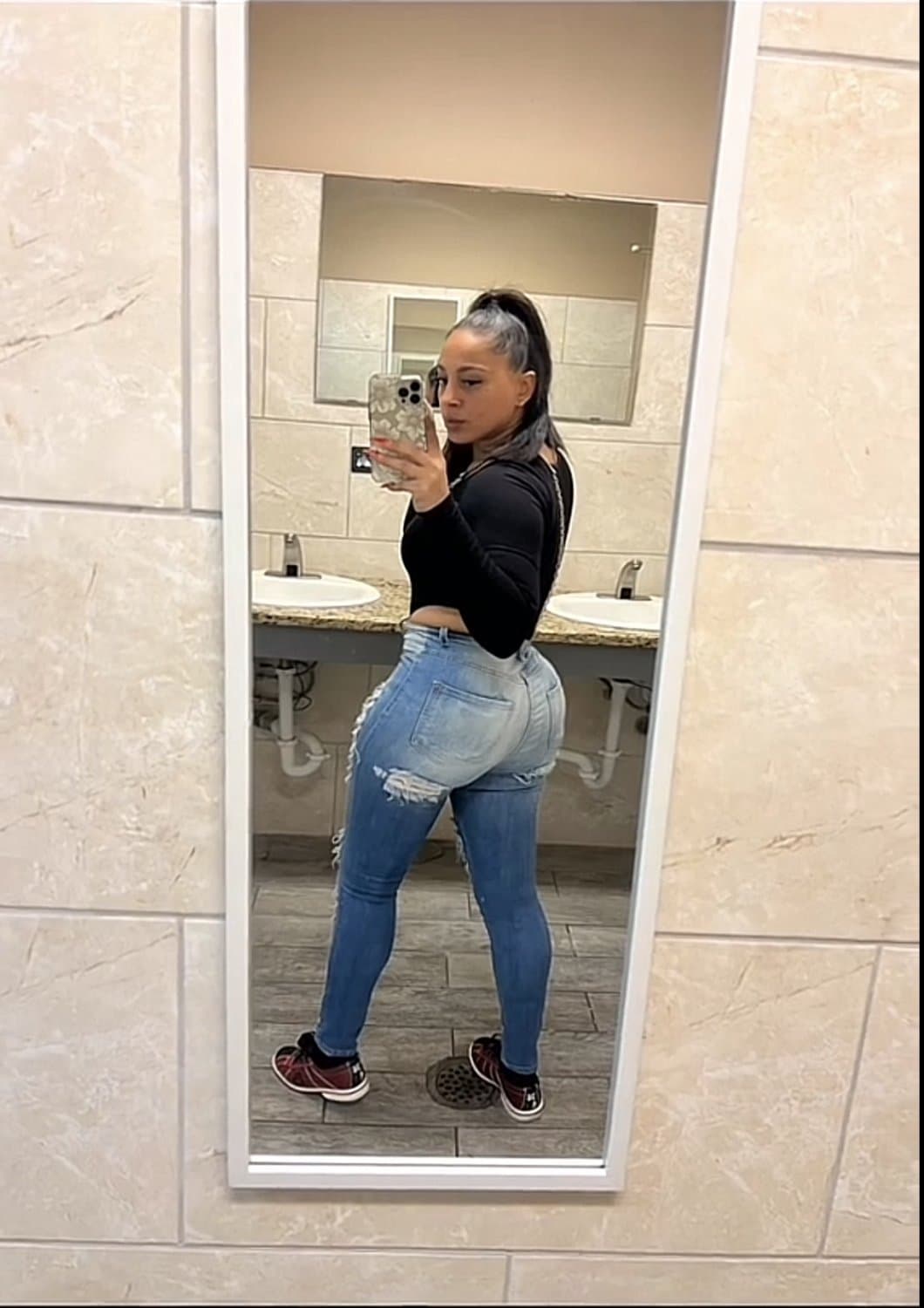 Can someone please help me find out who this is please or her @