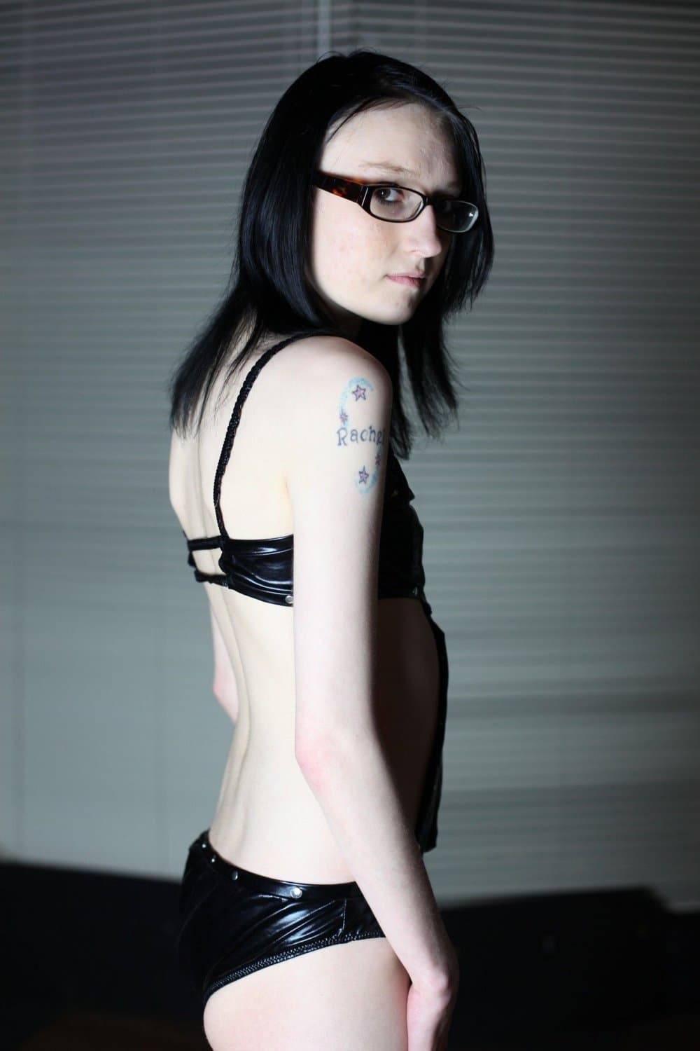 Vicki Skinny UK Escort