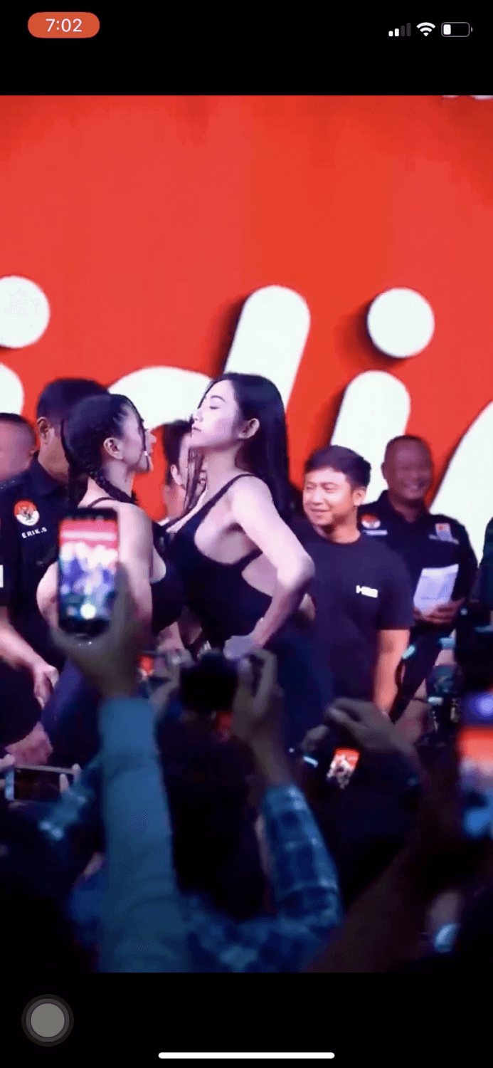 Pre fight ceremony n BIG Tits take Lil Tits DOWN