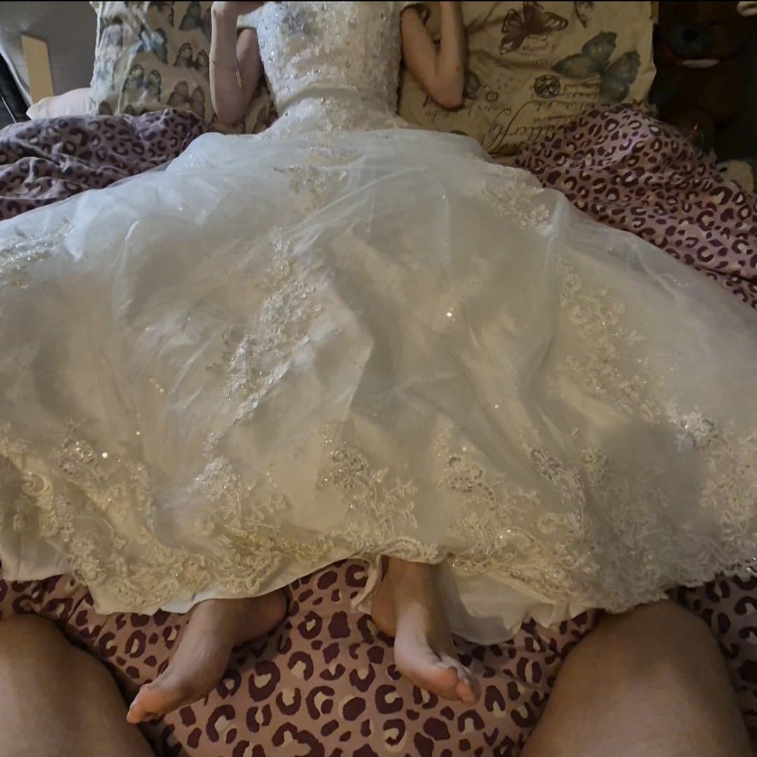 Princess Sophie getting a foot job . JOI Cei Femdom Foot Humping Humiliation. Free Onlyfans In comme