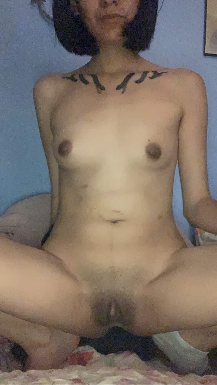 Alexia, 20yo (and her nude) irls