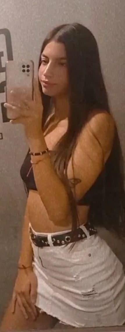 Flaca linda turrita culona mostrando su Concha depilada sabrosa (Aporte de seguidor)