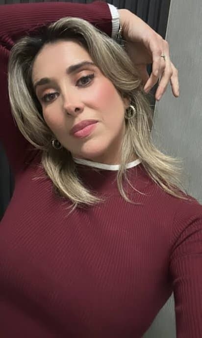 Hot Mexican news anchor. Sexy compilation.