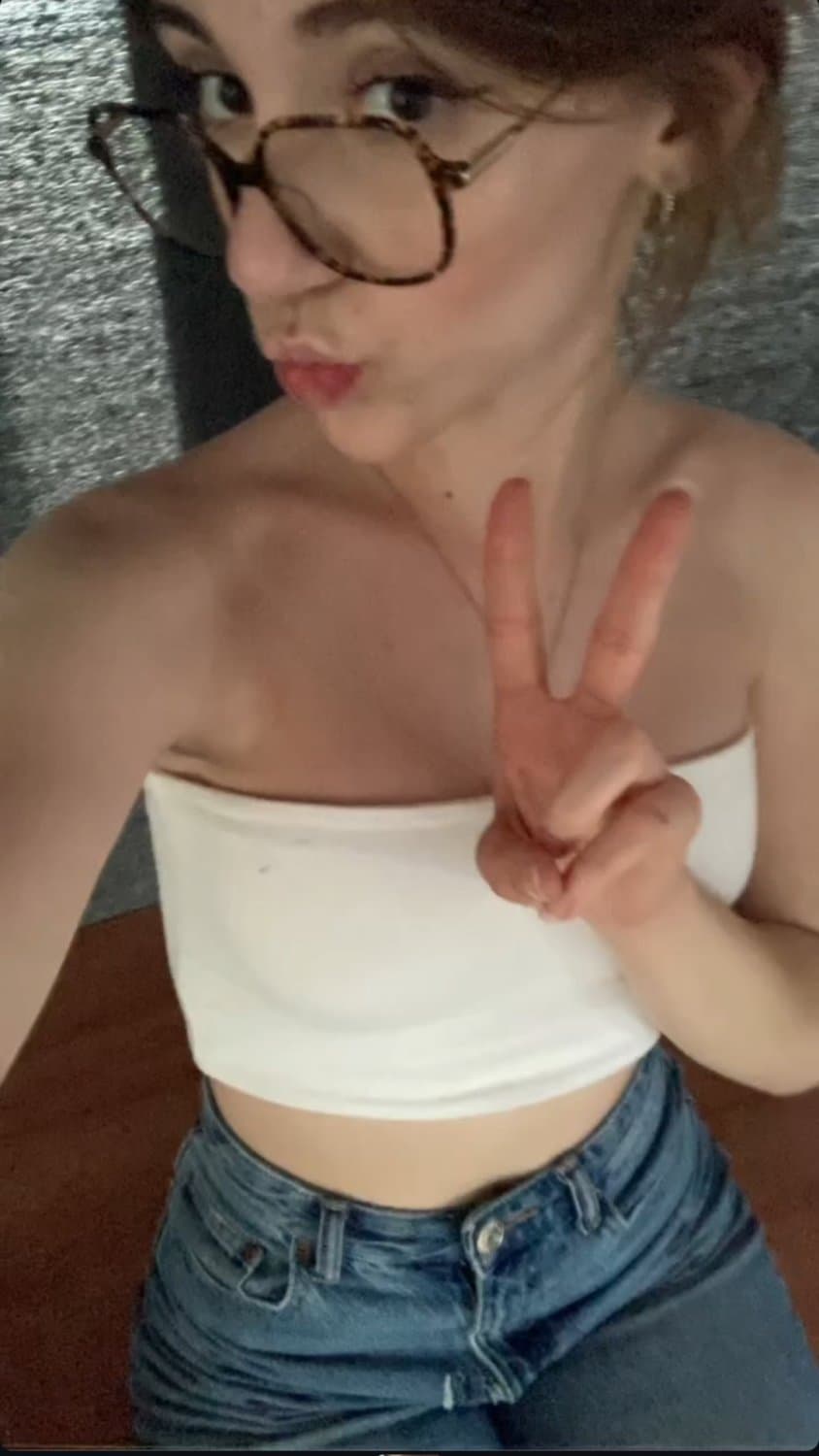 Comment what does my roomate deserve ?