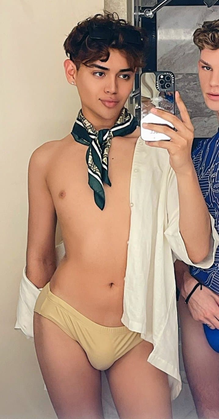 MAKE ME GAY WITH LATINO BOYS ?????❤️?