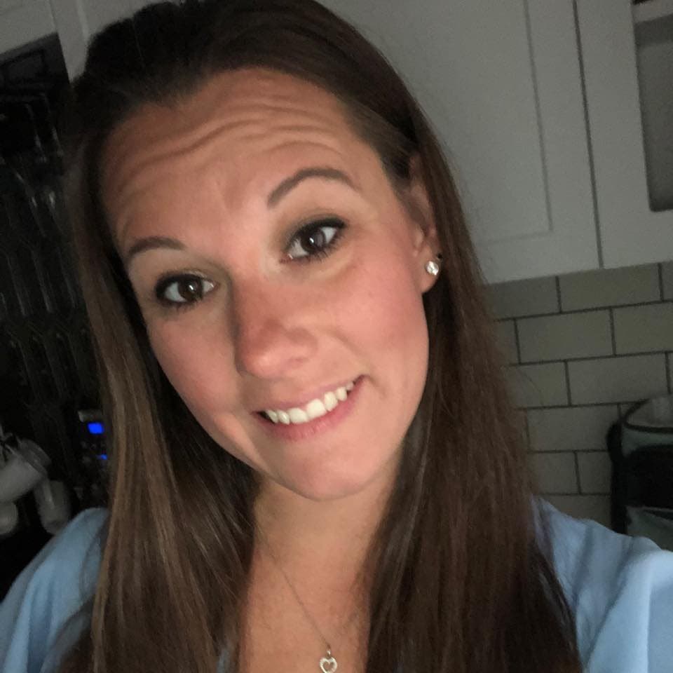 Thanks to slomo, we can properly see Manda’s little titties at the club