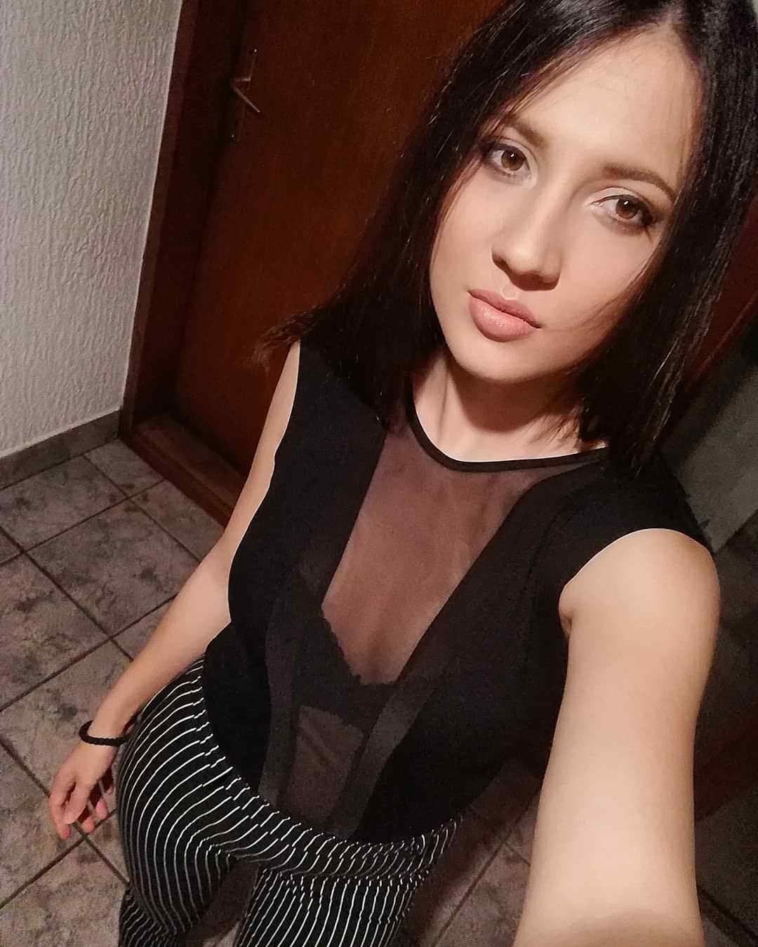 Jelena Zoric, 31yo, young Serbian milf hated by her husband