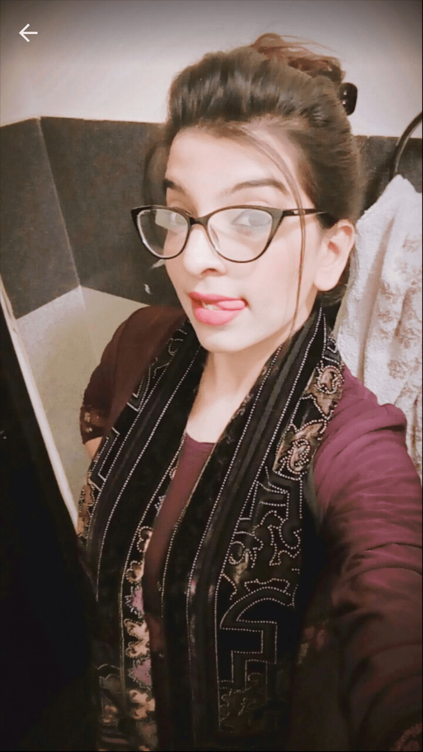 Desi hourglass figure girl stripping