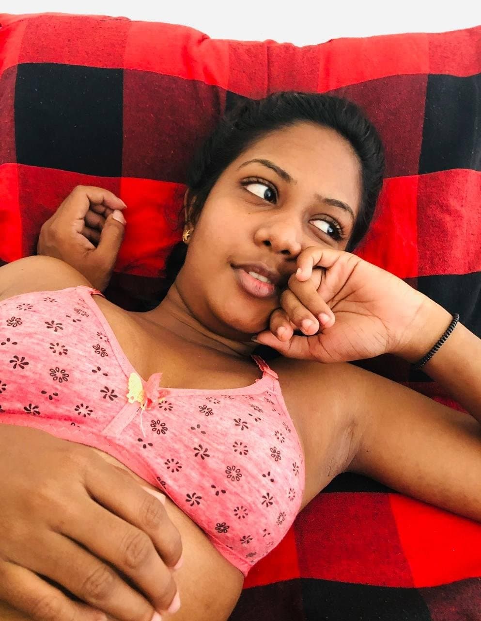 Click to view full size Sri Lankan Shy Girlfriend Hard Riding