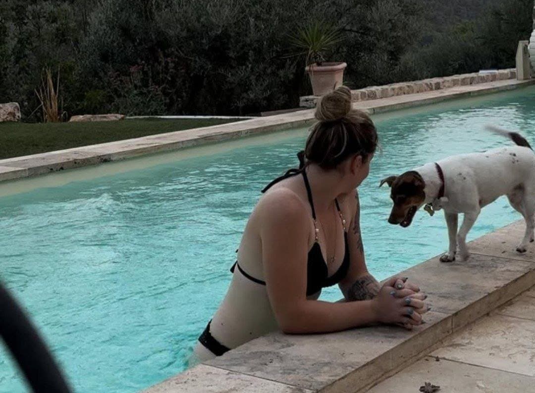 Chienne française à baiser