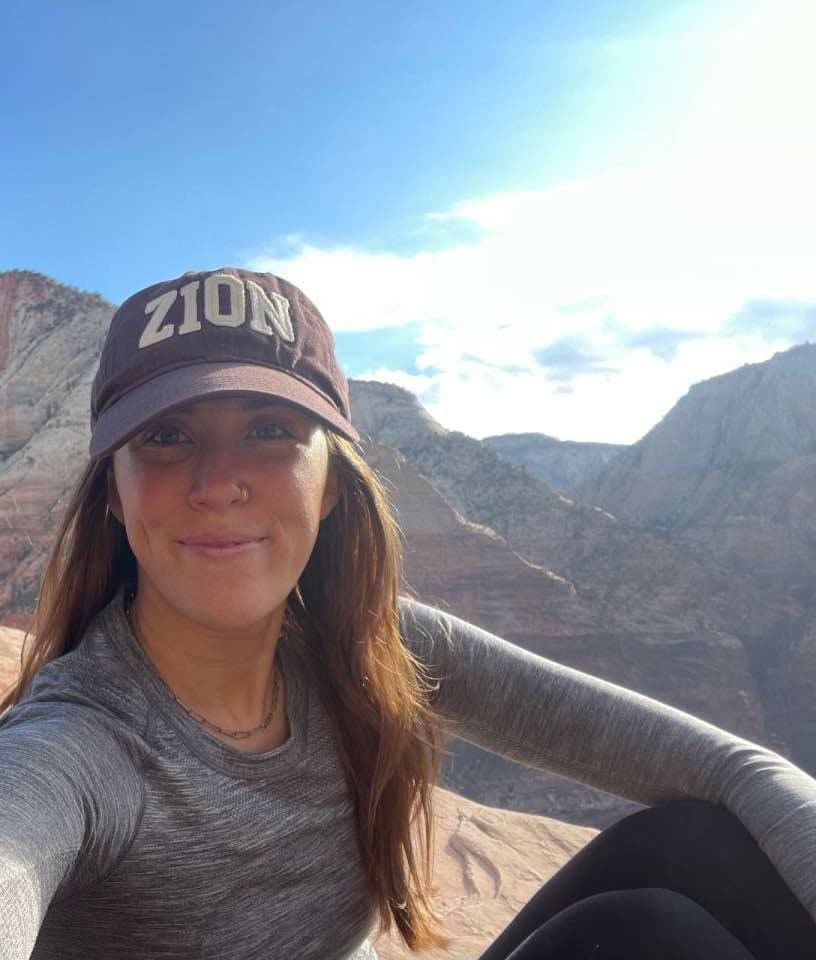 Click to view full size Pretty Babes topless pics