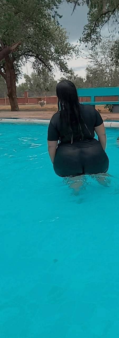 PEAR SHAPE THICK CURVY LATINA SSBBW BIG BOOTY ASS