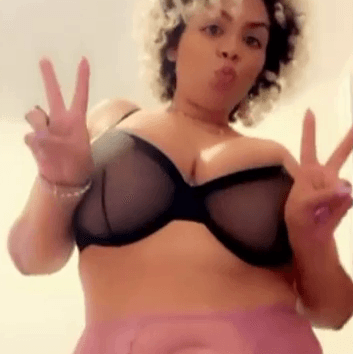 Lightskin BBW Ebony shows off her phat cake