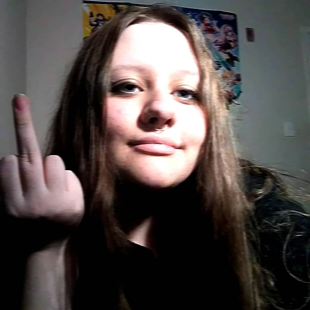 WHITE EMO WEEB MAKING GOONERS NUT