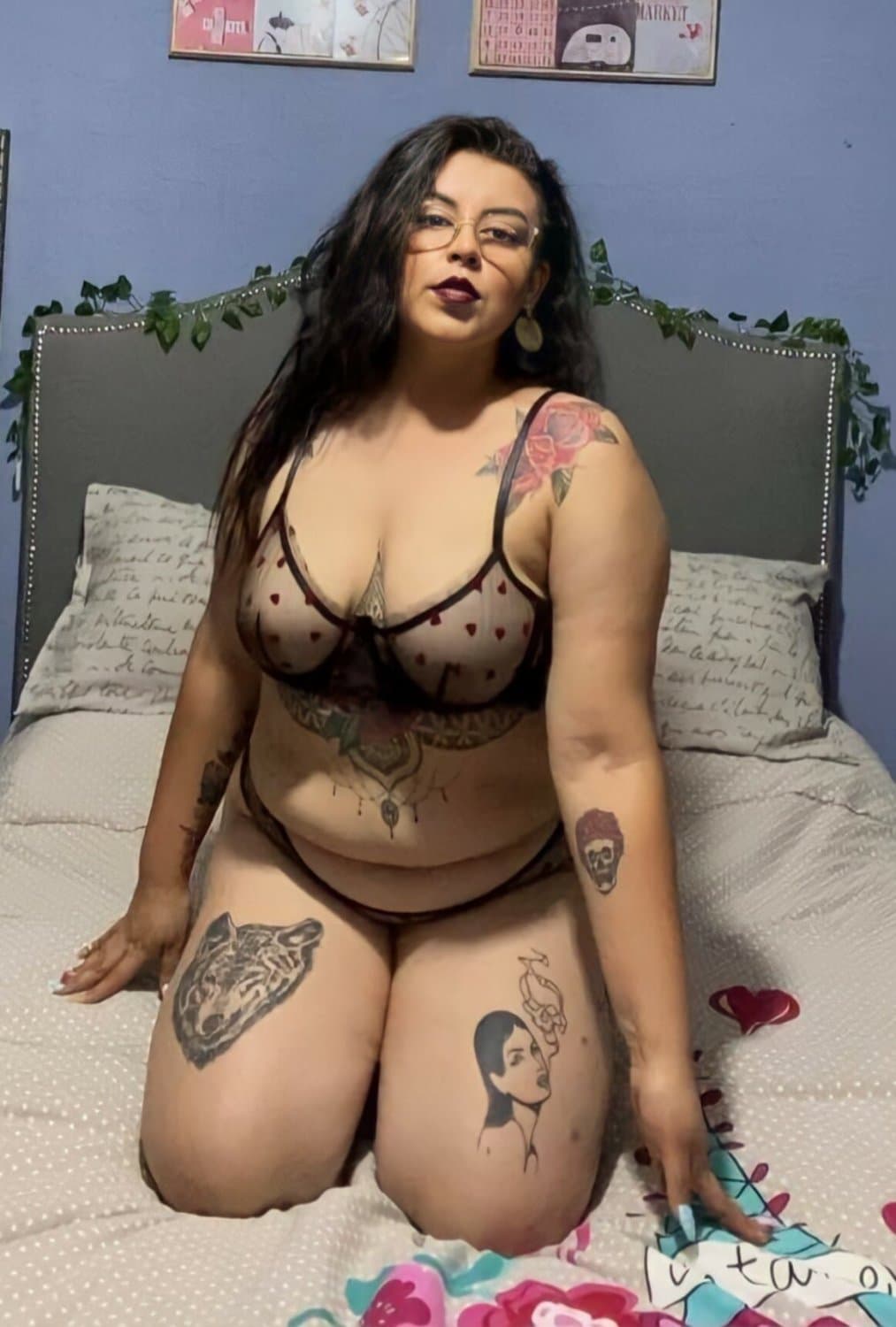 hot alt latina smoker A