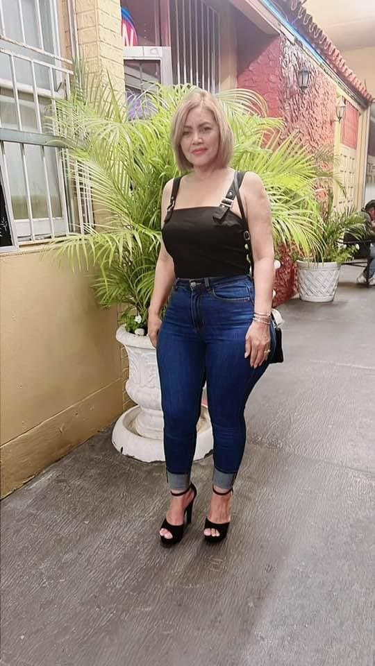 Amazing Latina milf with best hips and curves all natural