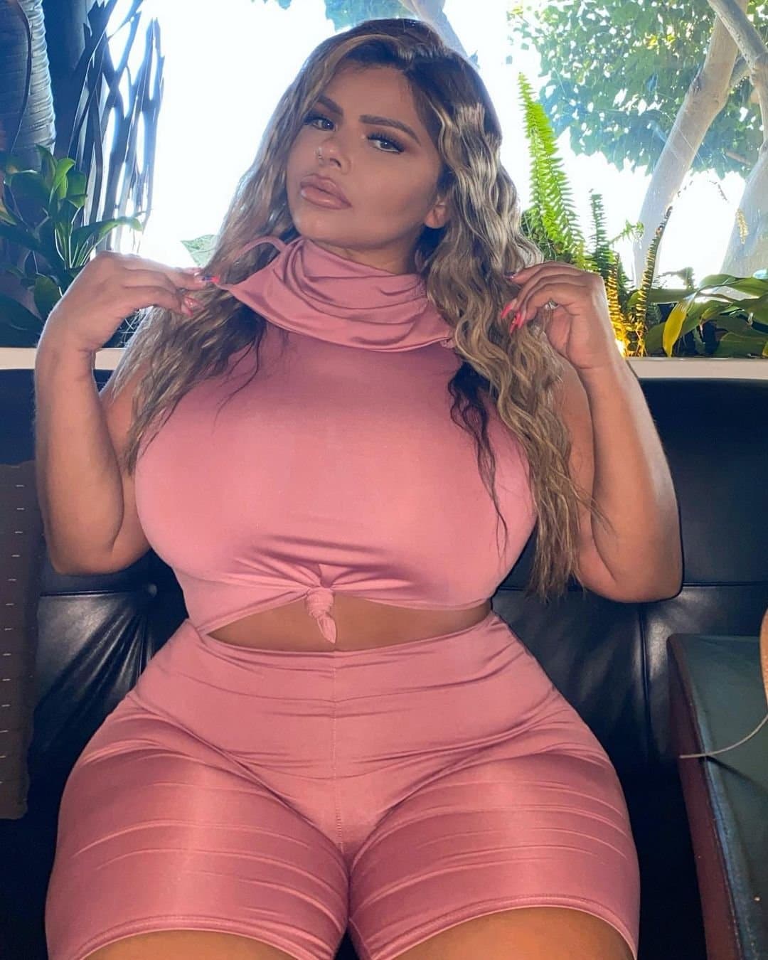 Michele Mendez Gordinha Loira Muito Gostosa