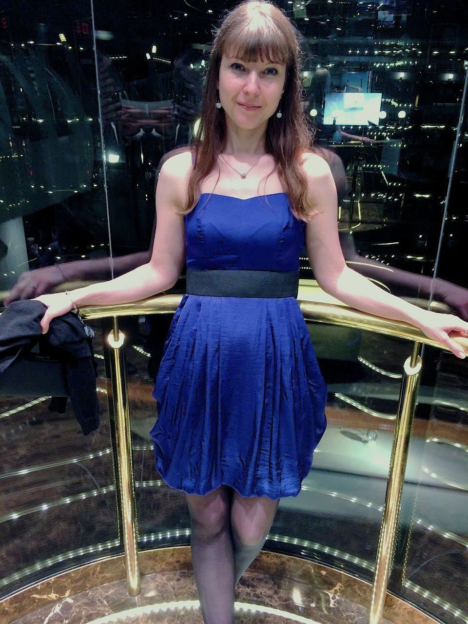 Click to view full size Hotmom