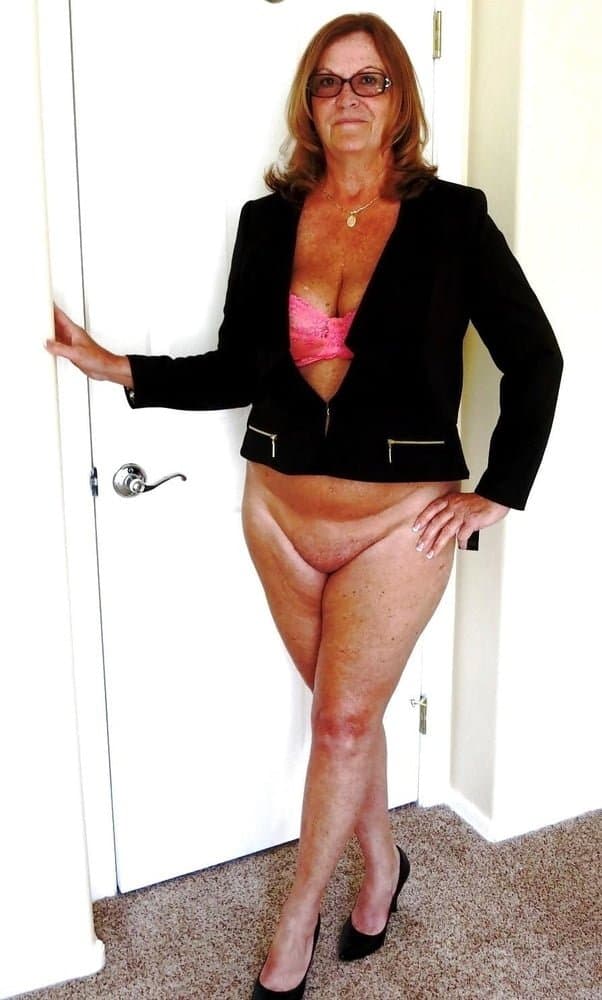 Carol - Buxom, Busty Hairy Gilf - Part 1.         (p2)