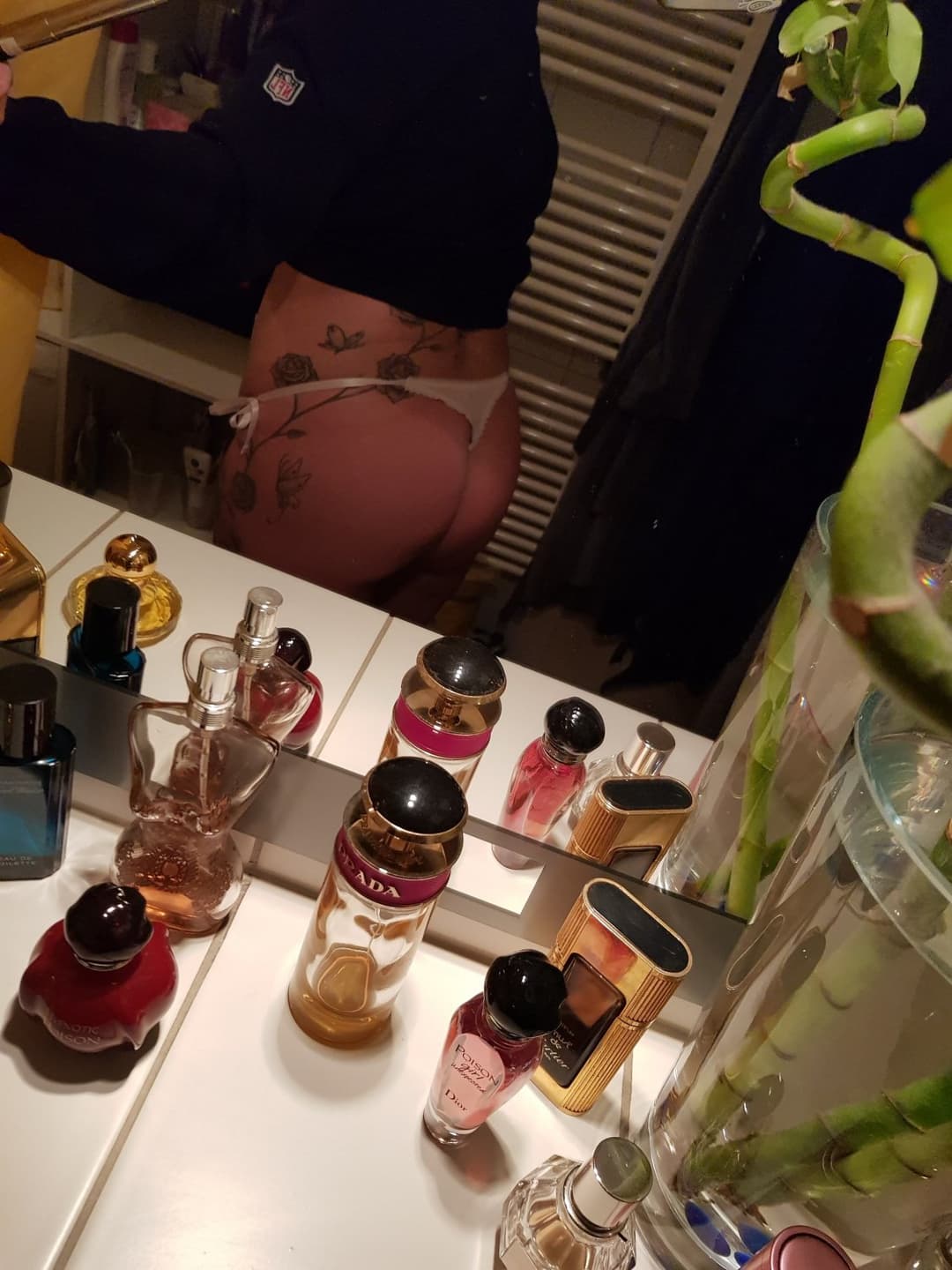 Yvonnethemilf (found my moms nudes in her early 30s)